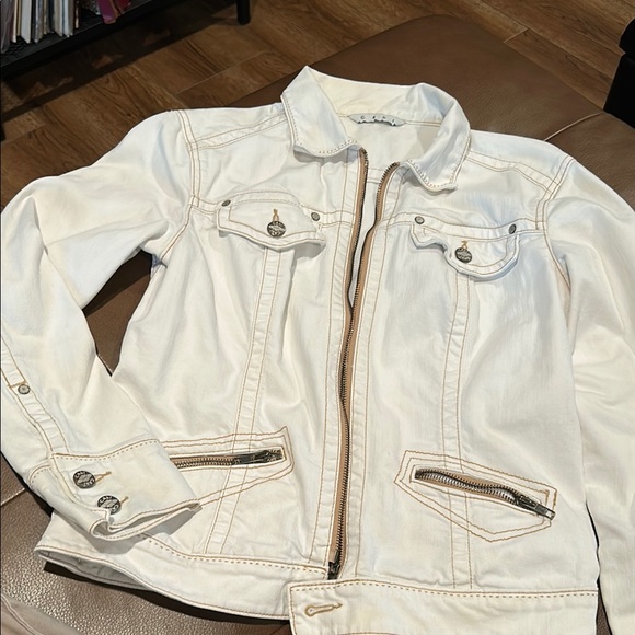 CAbi Jackets & Blazers - CAbi Off-White Denim Jacket with Tan Stitching